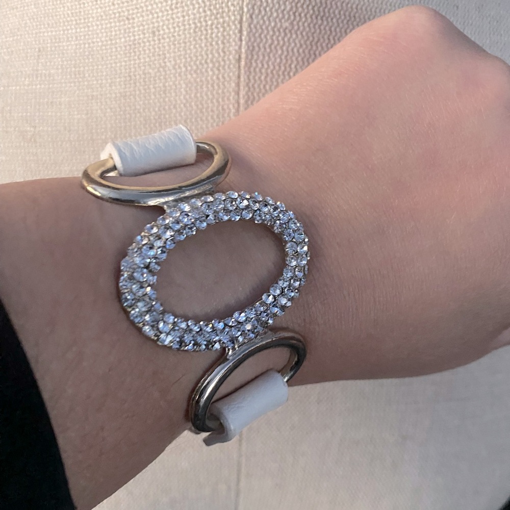 Women’s White and Gold Pleather Snap On Bracelet with Rhinestone Oval Accent!!